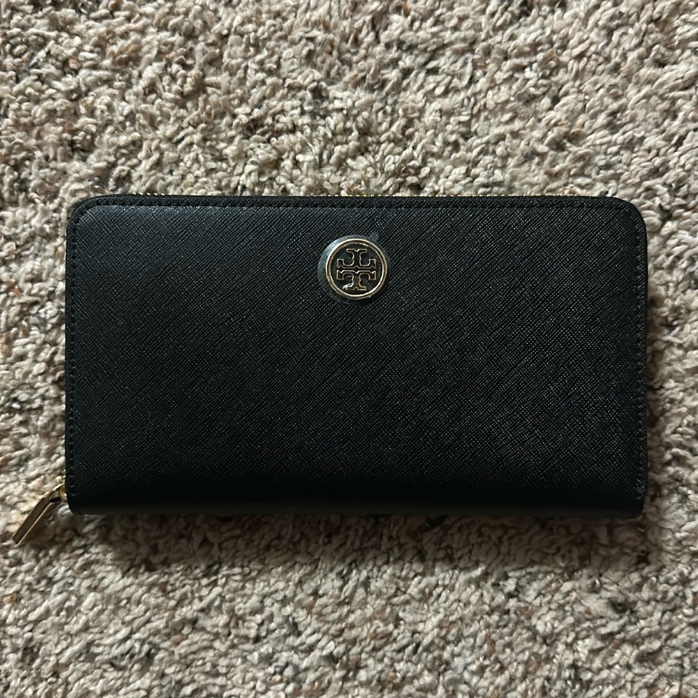 Tory Butch Continental Wallet